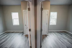 911 W 22nd St, Austin, TX 78705 - Photo 12