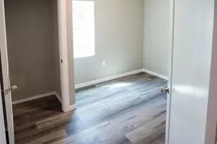 911 W 22nd St, Austin, TX 78705 - Photo 4