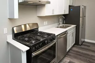 911 W 22nd St, Austin, TX 78705 - Photo 8