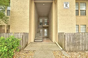 1202 Thorpe Ln, San Marcos, TX 78666 - Photo 4