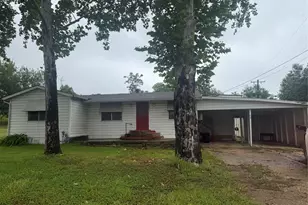 1825 E Pierce St, Luling, TX 78648 - Photo 1
