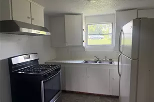 1825 E Pierce St, Luling, TX 78648 - Photo 6
