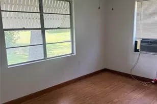 1825 E Pierce St, Luling, TX 78648 - Photo 8