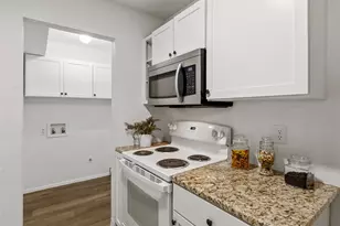 1037 Wilkes Cir, Smithville, TX 78957 - Photo 10