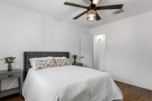 1037 Wilkes Cir, Smithville, TX 78957 - Photo 12