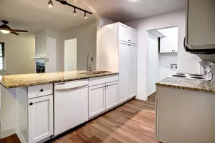 1037 Wilkes Cir, Smithville, TX 78957 - Photo 10