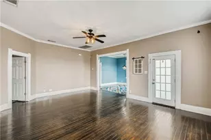 1319 Davis St, Taylor, TX 76574 - Photo 4