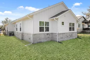 170 Bunker Ranch Blvd, Dripping Springs, TX 78620 - Photo 24