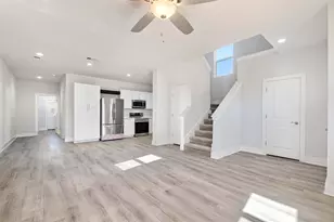 107 Wilkes St, Smithville, TX 78957 - Photo 6