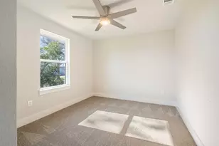 107 Wilkes St, Smithville, TX 78957 - Photo 30