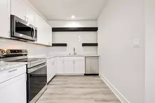 107 Wilkes St, Smithville, TX 78957 - Photo 8