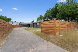 2203 Ventura Dr, Austin, TX 78741 - Photo 2