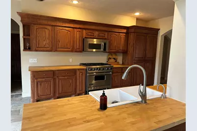329 Flash Circle, Luling, TX 78629 - Photo 12