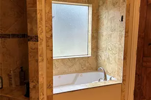 329 Flash Cir, Luling, TX 78629 - Photo 20