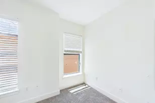 711 W 32nd St, Austin, TX 78705 - Photo 12