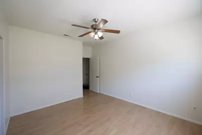 806 W 24 Street #207, Austin, TX 78705 - Photo 4