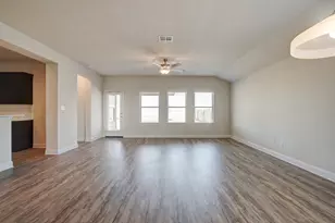 137 Goldfinch Dr, San Marcos, TX 78666 - Photo 4