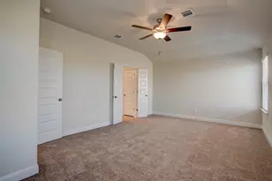 137 Goldfinch Dr, San Marcos, TX 78666 - Photo 8