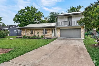1010 Louise Street, Marble Falls, TX 78654 - Photo 2