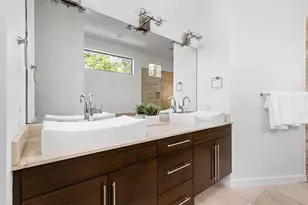 1907 W 30th St, Austin, TX 78703 - Photo 24
