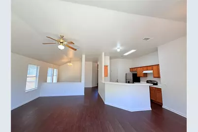 124 Estate Cove, Hutto, TX 78634 - Photo 4