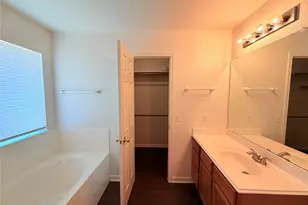 124 Estate Cove, Hutto, TX 78634 - Photo 18