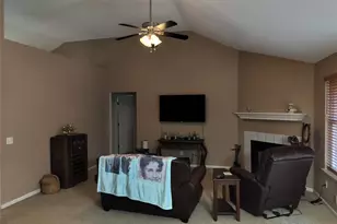 611 Clearcreek Dr, Leander, TX 78641 - Photo 4