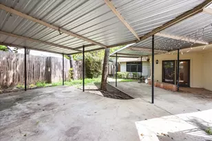 2404 E 14th St, Austin, TX 78702 - Photo 4
