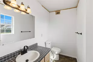 405 Lynch St, Smithville, TX 78957 - Photo 20