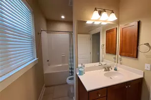 1601 Miriam Ave, Austin, TX 78702 - Photo 8