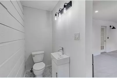 110 W Saint Johns Avenue, Austin, TX 78752 - Photo 28