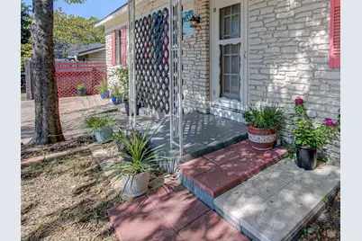 110 W Saint Johns Avenue, Austin, TX 78752 - Photo 6