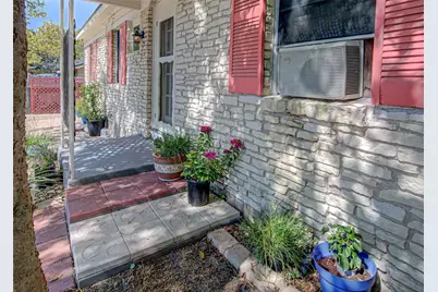 110 W Saint Johns Avenue, Austin, TX 78752 - Photo 4