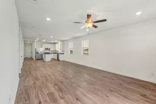 408 Paradise Cyn Dr, Jarrell, TX 76537 - Photo 8