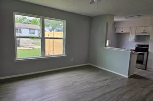 516 Lenora Dr, Taylor, TX 76574 - Photo 8