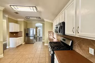 12820 Waynespur Ln, Elgin, TX 78621 - Photo 12