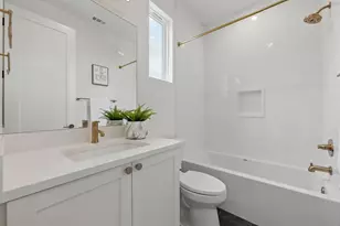 2105 S L Davis Ave, Austin, TX 78702 - Photo 18