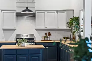 1011 Porter St, Taylor, TX 76574 - Photo 4