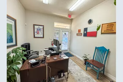 600 Round Rock West Drive #401, Round Rock, TX 78681 - Photo 2