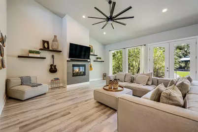 20702 Post Oak Drive, Lago Vista, TX 78645 - Photo 4