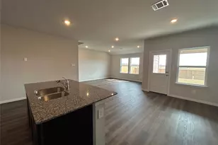 210 Perry Pl, Rockdale, TX 76567 - Photo 2