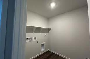 210 Perry Pl, Rockdale, TX 76567 - Photo 4