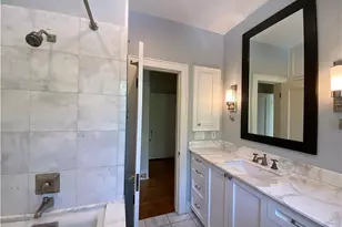 609 Texas Ave, Austin, TX 78705 - Photo 8