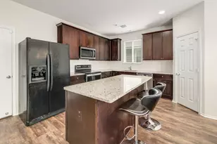 317 Bedford Falls Ln, Jarrell, TX 76537 - Photo 10