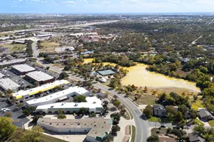 202 S Lake Creek Dr, Round Rock, TX 78681 - Photo 36