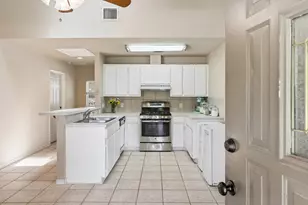 401 Twin Springs Rd, Georgetown, TX 78633 - Photo 32