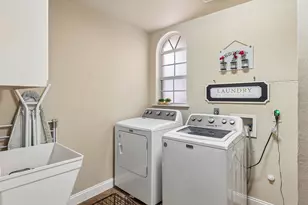 401 Twin Springs Rd, Georgetown, TX 78633 - Photo 18