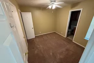 417 Live Oak St, Kyle, TX 78640 - Photo 6