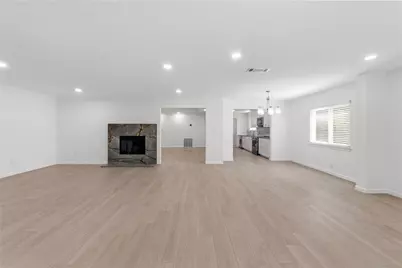 8904 Bridgewood Trail, Austin, TX 78729 - Photo 8