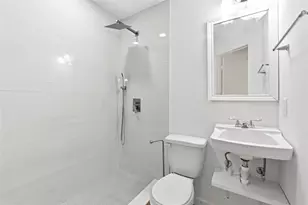 8904 Bridgewood Trail, Austin, TX 78729 - Photo 20